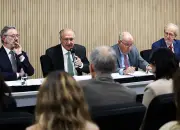 EUA cobiçam setor químico e terras raras, diz ministro
