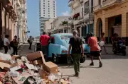 EUA enviam primeiro voo humanitário a Cuba em novo pacote de ajuda