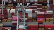EUA impõem tarifas a 60 países e geram reações globais