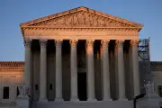 EUA perdem US$ 25,6 bi em tarifas após Suprema Corte derrubar taxas de Trump