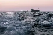 EUA revogam licença do Irã após ataques a navios no Estreito de Ormuz