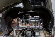 EUA suspendem tarifas sobre aeronaves e buscam negociações