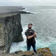 Ex-zagueiro do Comercial morre na Irlanda após acidente de scooter elétrica