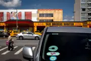 Executivo coreano recruta taxistas de NY para novo aplicativo Throo