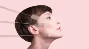 Face taping: técnica com fitas no rosto funciona? Especialista explica