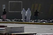 Famílias buscam desaparecidos em necrotério improvisado na Venezuela