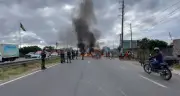 Famílias protestam no Recife cobrando auxílio emergencial de R$ 2,5 mil