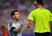 Fifa adia punições a críticas de arbitragem na Copa do Mundo