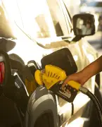 Fim de subvenção à gasolina depende de cenário externo, diz Durigan