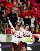 Flamengo arranca empate com Internacional no Beira-Rio e frustra chances de aproximação