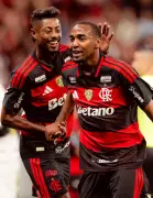 Flamengo vence Olimpia por 4 a 2 em Brasília com gol de Bruno Henrique