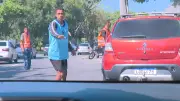 Flanelinhas cobram até R$ 30 por vaga no Rio mesmo com novo estacionamento digital