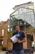 Flip 2023 terá poemas de moradores de rua do Rio em obra coletiva