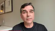 Flávio Bolsonaro alerta para sobretaxa de 55% da China sobre carne bovina