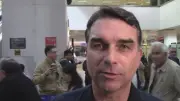 Flávio Bolsonaro diz estar aberto a conversar com Michelle após crise familiar