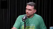 Flávio Bolsonaro diz que tentou sensibilizar Trump sobre tarifas de 25%