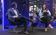 Flávio Bolsonaro endurece discurso para não perder base bolsonarista