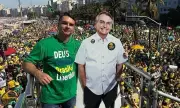 Flávio chama buscas da PF de 'cortina de fumaça' e vê constrangimento