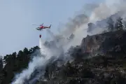 França, Espanha e Grécia combatem incêndios florestais em meio a calor extremo na Europa