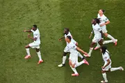 França vence Marrocos e vai à semi; Mbappé brilha no calor extremo