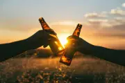 Frio persiste como desafio para vendas de cerveja em 2026, afirma Ambev