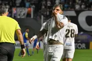 Gabigol minimiza cobrança de Neymar e celebra goleada do Santos na Sul-Americana