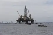 Ganha R$ 40 bi com alta do petróleo, mas riscos persistem