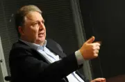 Garotinho terá ex-comandante do Bope como vice e será independente na disputa presidencial