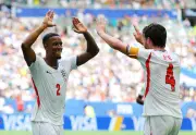 Gol de Rice dá vitória parcial à Inglaterra contra França no 3º lugar