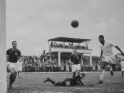 Gol mais bonito de Pelé, nunca filmado, é recriado por IA em documentário