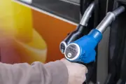 Governo aprova gasolina E32 apesar de dúvidas sobre durabilidade