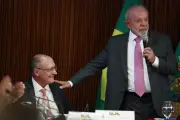 Governo Lula anuncia R$ 18,5 bilhões em crédito para setores afetados por tarifaço de Trump