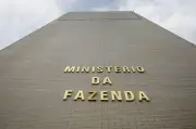 Governo Lula descarta pacote amplo contra tarifaço dos EUA