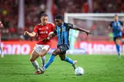 GreNal sem gols: Inter e Grêmio estagnam na zona de rebaixamento