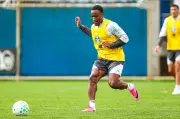 Grêmio divulga primeiros treinos de Jovane Cabral; estreia depende de janela