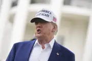 Grupo pró-Trump arrecada US$ 400 milhões para eleições de meio de mandato
