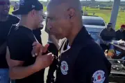 Guarda de Americana é filmado confraternizando com motociclistas que faziam manobras perigosas