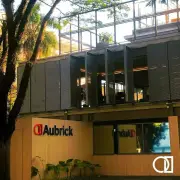 Guia 2026 lista 400 escolas bilíngues em SP e RJ com preços e nota no Enem