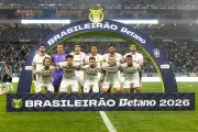 Guilherme Arana sofre lesão no joelho direito em jogo do Fluminense