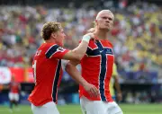 Haaland iguala artilharia da Copa de 2026 com dois gols contra o Brasil