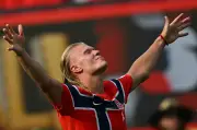Haaland não comemora gols contra Brasil e explica atitude contida