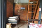 Homem é condenado a pagar R$ 3.160 após ficar mais de um ano em hostel sem pagar diárias em Natal