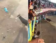 Homem morre chifrado por touro em festival popular na Colômbia
