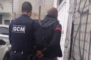 Homem é preso por descumprir medida protetiva contra mulher em São Vicente