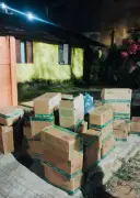 Homens presos suspeitos de saquear 56 caixas de biscoitos em Leopoldina