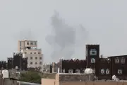 Houthis acusam Arábia Saudita de ataque a aeroporto de Sanaa e prometem retaliação