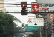 IA do Google otimiza semáforos em São Paulo e reduz paradas em 10%