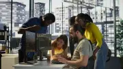 IA impulsiona demanda por engenheiros de software no Brasil