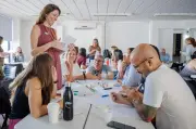 IA no trabalho exige novas capacidades humanas, aponta estudo