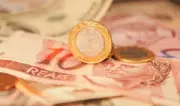 Ibovespa cai com Vale e NY; dólar vai a R$ 5,15